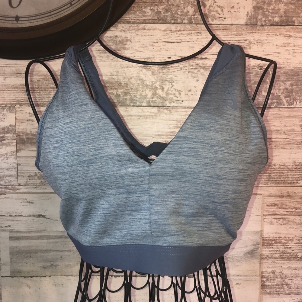 Nike sports bra blue in color size large blue Nike sports bra twist bra workout﻿